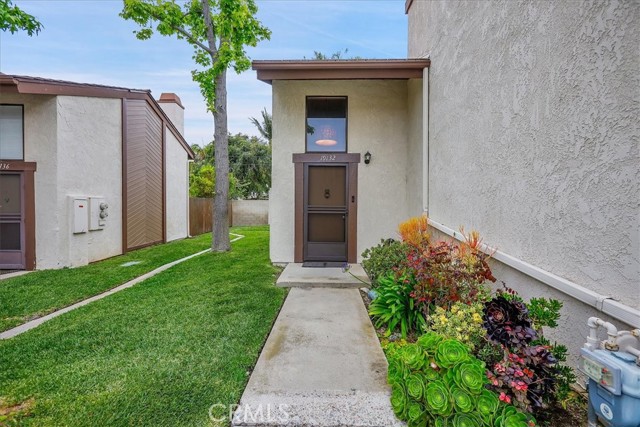 Detail Gallery Image 2 of 40 For 19132 East Country Hollow #10,  Orange,  CA 92869 - 2 Beds | 2/1 Baths