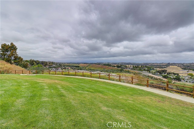 22 Matisse Circle, Aliso Viejo CA: https://media.crmls.org/medias/7089a923-6fce-4d61-ab09-e4127389e89d.jpg