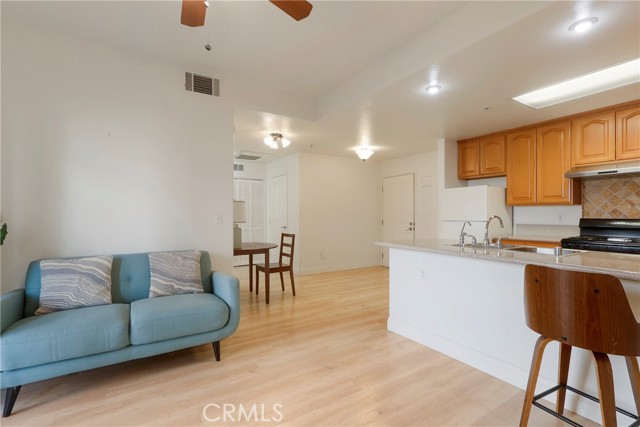 Detail Gallery Image 7 of 26 For 17888 Alburtis Ave #B117,  Artesia,  CA 90701 - 2 Beds | 2 Baths