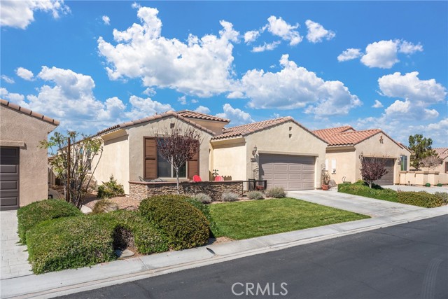 Detail Gallery Image 2 of 37 For 19120 Tiempo, Apple Valley,  CA 92308 - 3 Beds | 2 Baths