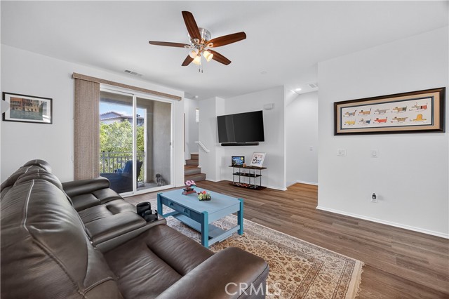 Detail Gallery Image 9 of 38 For 893 Tangelo Way #103,  Corona,  CA 92878 - 3 Beds | 3/1 Baths