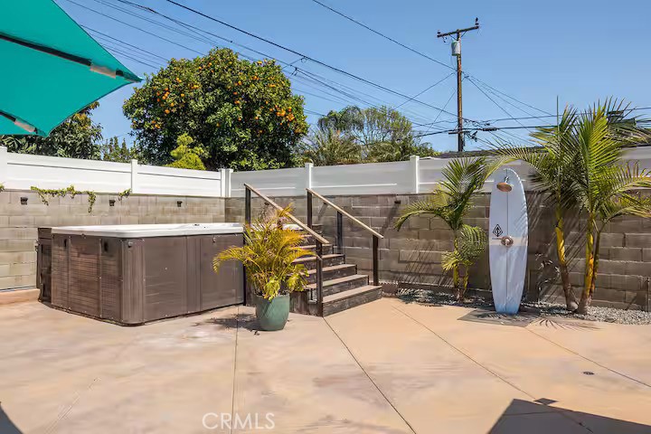 https://media.crmls.org/medias/708becb3-ed2c-4426-bc44-d7ec92074455.jpg?preset=X-Large