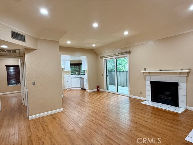 Detail Gallery Image 3 of 27 For 22749 Lakeway #375,  Diamond Bar,  CA 91765 - 2 Beds | 2 Baths