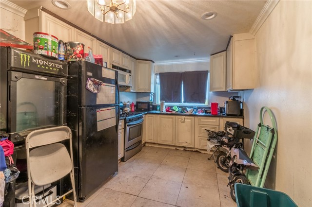 Detail Gallery Image 21 of 36 For 11814 Ramona Ave, Chino,  CA 91710 - 6 Beds | 6 Baths