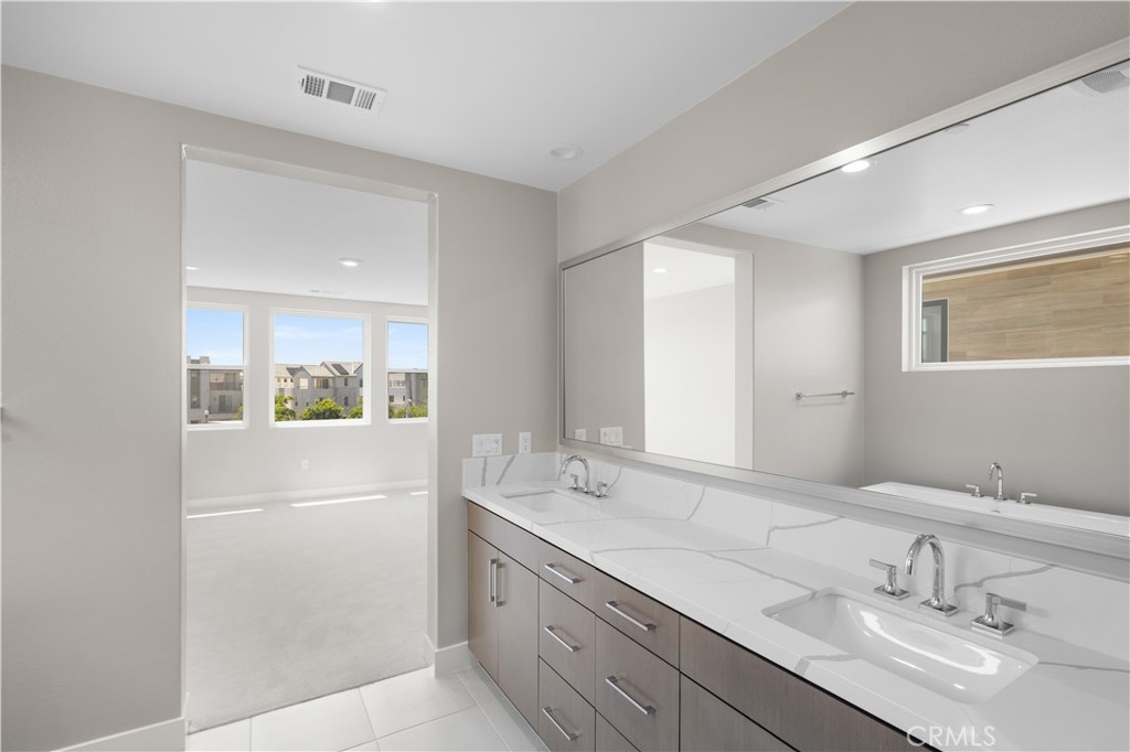 708e46e4 35fc 4c43 Bedd 4db574147e9e