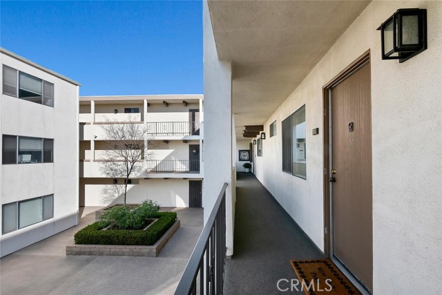 Detail Gallery Image 15 of 15 For 12801 Moorpark St #205,  Studio City,  CA 91604 - 2 Beds | 2 Baths