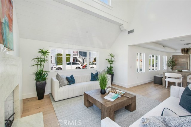 1103 Balboa Avenue, Newport Beach CA: https://media.crmls.org/medias/708f1a84-0cd9-4ab8-9009-203d3ac0d6bb.jpg