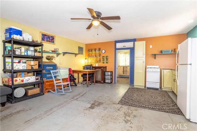 10321 Owensmouth Avenue, Chatsworth CA: https://media.crmls.org/medias/708f1b45-bda9-497e-bccd-385d91cd31f3.jpg
