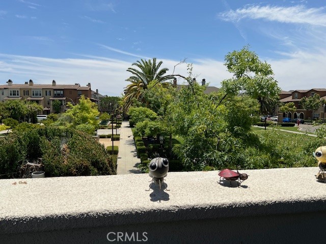 https://media.crmls.org/medias/709009b3-2e26-41ee-8ff4-6f1523829124.jpg?preset=X-Large