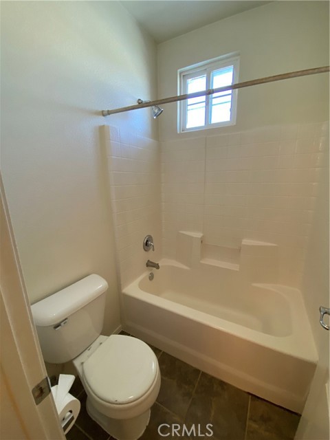 5505 Sunset Ridge Drive, Jurupa Valley CA: https://media.crmls.org/medias/7090e826-645a-44ac-bf1c-dff6d945d092.jpg