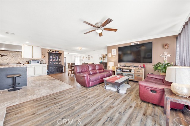 13075 Kismet Avenue photo 7