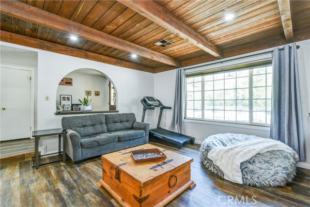 Detail Gallery Image 8 of 52 For 806 Mountain Ln, Big Bear City,  CA 92314 - 3 Beds | 2 Baths