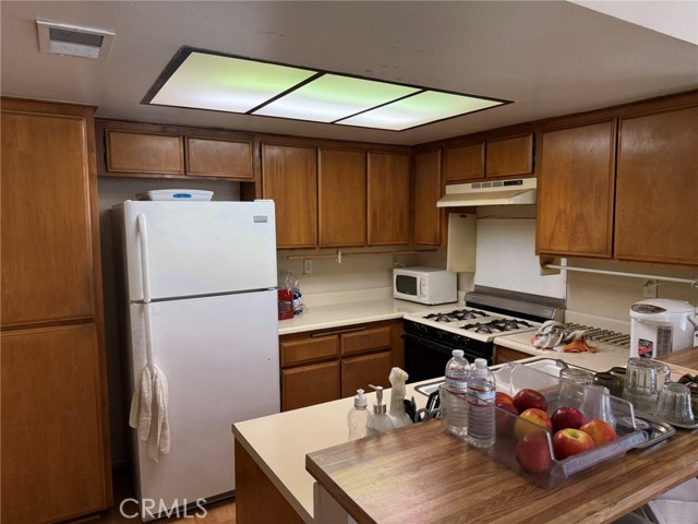 Detail Gallery Image 5 of 13 For 2237 S Greenwood Pl a,  Ontario,  CA 91761 - 2 Beds | 2/1 Baths