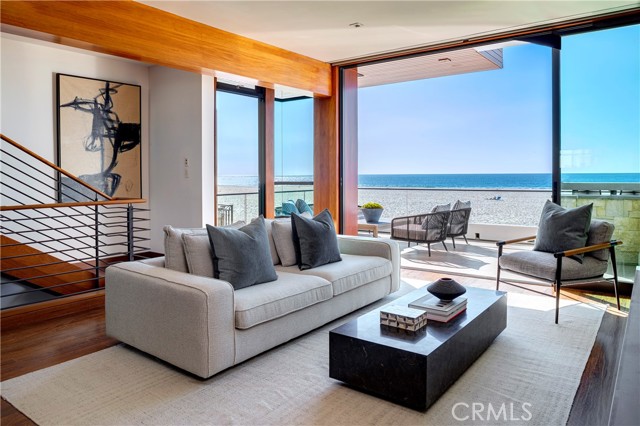 Detail Gallery Image 3 of 45 For 732 the Strand, Hermosa Beach,  CA 90254 - 3 Beds | 3/1 Baths