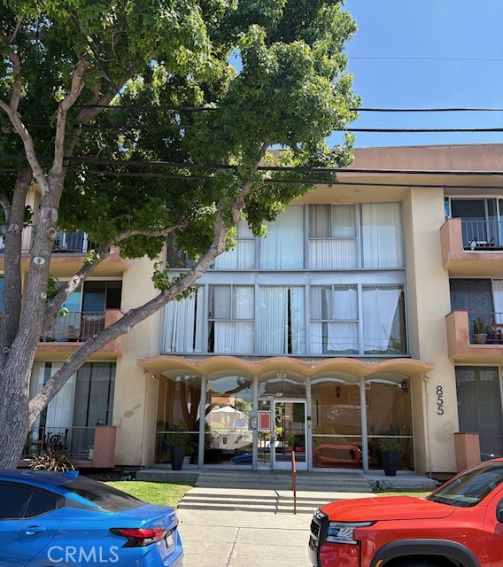 855 Victor Avenue #203