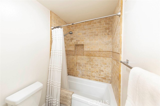 Detail Gallery Image 37 of 56 For 16 Lucerne, Newport Beach,  CA 92660 - 4 Beds | 3/1 Baths