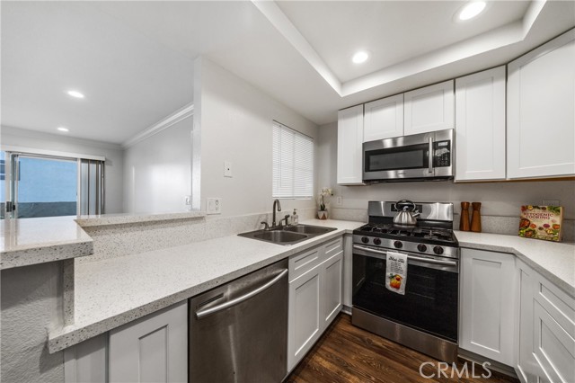 Detail Gallery Image 12 of 31 For 16377 Lakeshore 6k,  Lake Elsinore,  CA 92530 - 2 Beds | 2/1 Baths