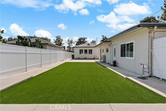 Detail Gallery Image 35 of 39 For 1904 Armacost Ave, Los Angeles,  CA 90025 - 3 Beds | 2 Baths