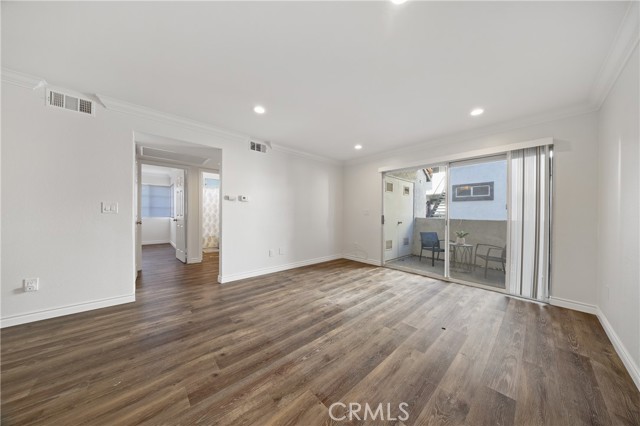 Detail Gallery Image 5 of 31 For 16377 Lakeshore 6k,  Lake Elsinore,  CA 92530 - 2 Beds | 2/1 Baths