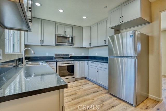 Detail Gallery Image 8 of 19 For 19848 Taylor St, California City,  CA 93505 - 4 Beds | 2 Baths