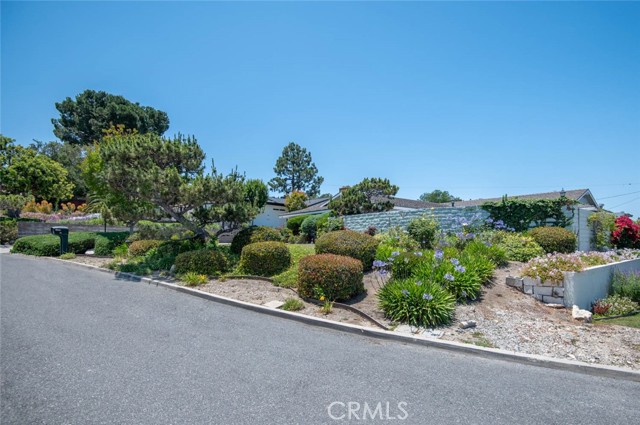 11 Sunnyfield, Rolling Hills Estates, California 90274, 4 Bedrooms Bedrooms, ,2 BathroomsBathrooms,Residential,Sold,Sunnyfield,PV22127570