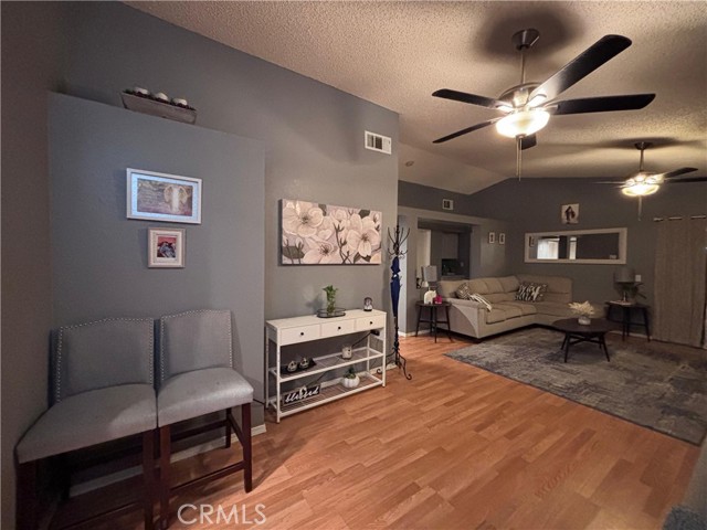 Detail Gallery Image 14 of 35 For 560 Coudures, Perris,  CA 92571 - 3 Beds | 2 Baths