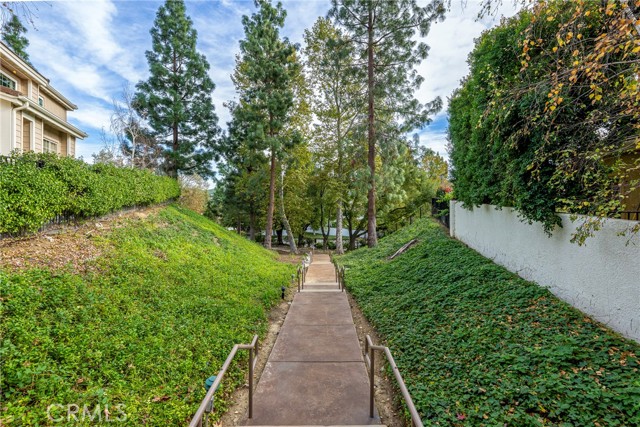 939 Blue Mountain, Westlake Village CA: https://media.crmls.org/medias/709593cc-1c1d-4334-be56-e7f756538879.jpg