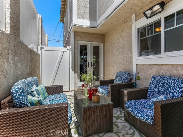 1718 Clark Lane, Redondo Beach, California 90278, 3 Bedrooms Bedrooms, ,2 BathroomsBathrooms,Residential,Sold,Clark,SB17096559