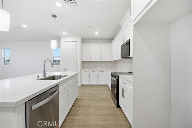 Detail Gallery Image 10 of 41 For 5564 Gem Ct, Lancaster,  CA 93536 - 4 Beds | 2 Baths