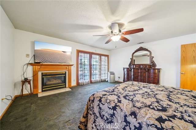 13319 Waco Ln, Apple Valley CA: https://media.crmls.org/medias/7097340e-7f3f-4fab-beb1-eb7e104ce653.jpg