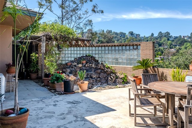 Detail Gallery Image 5 of 36 For 3118 Goodview Trl, Los Angeles,  CA 90068 - 1 Beds | 1 Baths