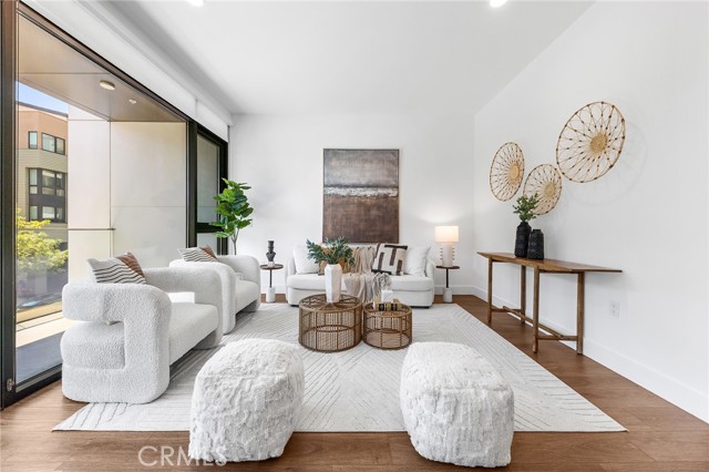 709 E Walnut Street, Pasadena CA: https://media.crmls.org/medias/70974e83-f34b-42f4-ba55-115160e0cd2d.jpg