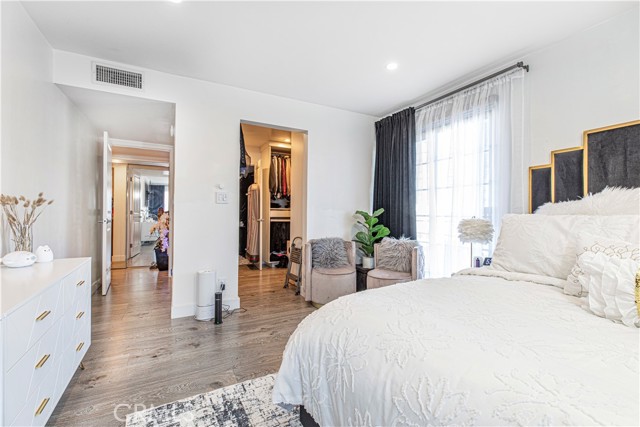 7625 Reseda Boulevard, Reseda CA: https://media.crmls.org/medias/70975d9d-262a-4d28-9d89-d230ce1d7719.jpg