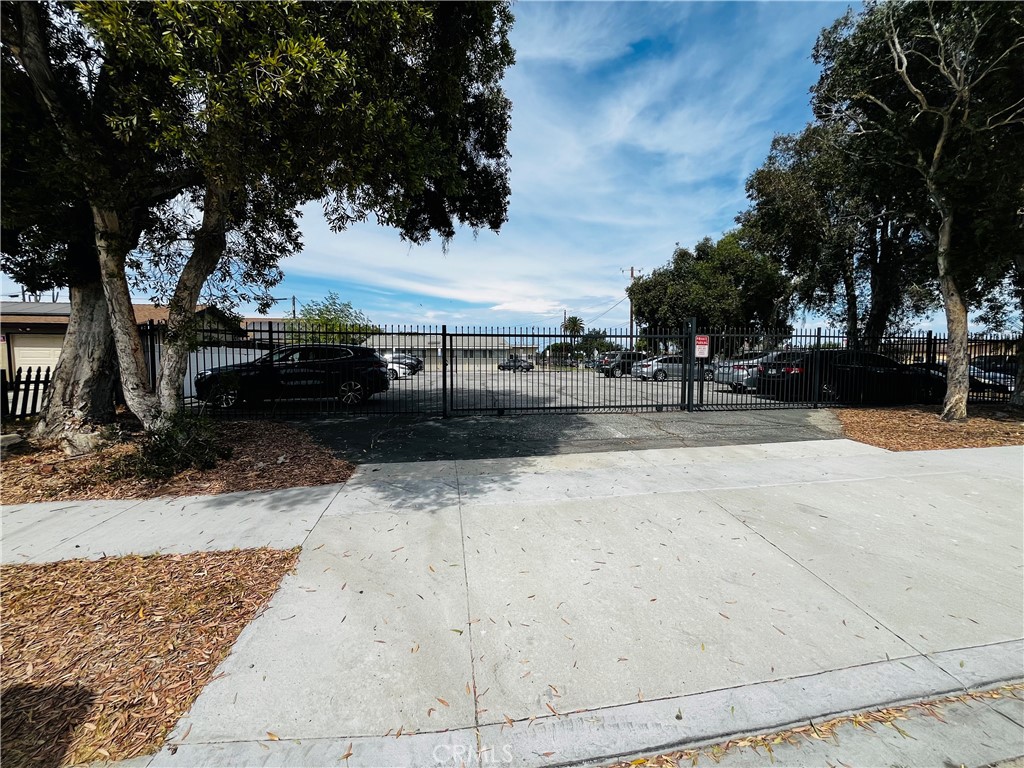 MLS #OC25221478 image #4