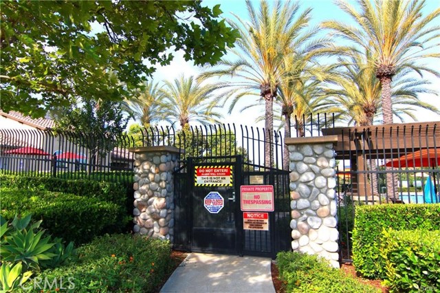 629 E Gardenia Drive, Azusa CA: https://media.crmls.org/medias/7098745c-c80f-43cf-a484-30f829104ca4.jpg