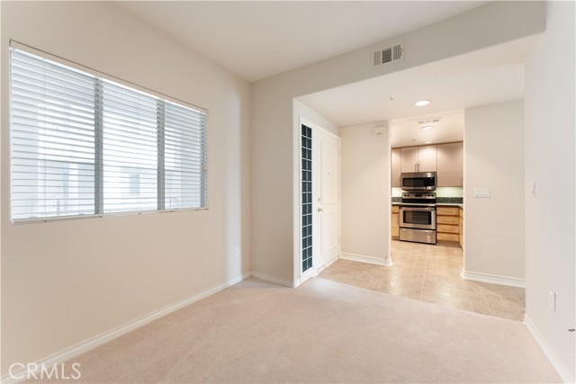 2253 Martin, Irvine CA: https://media.crmls.org/medias/70989eea-df9e-49e2-8824-b3fb0a0221e9.jpg