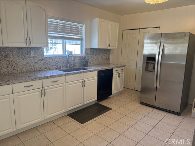 Detail Gallery Image 16 of 69 For 5118 Newcastle Ave, Encino,  CA 91316 - 3 Beds | 2 Baths