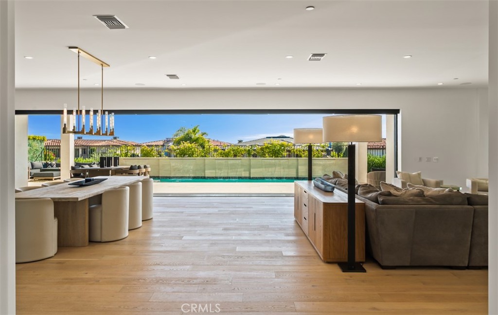 MLS #OC25164130 img 10