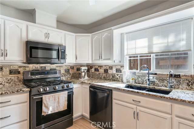 Detail Gallery Image 8 of 22 For 24717 E 6th St, San Bernardino,  CA 92410 - 4 Beds | 2 Baths