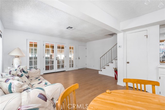 7422 Hazeltine Avenue, 12 photo 8