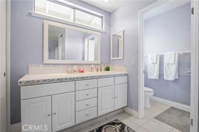 24211 Puerta De Luz, Mission Viejo CA: https://media.crmls.org/medias/709a2a3f-ae0d-492f-8d75-9ed7ceb01548.jpg