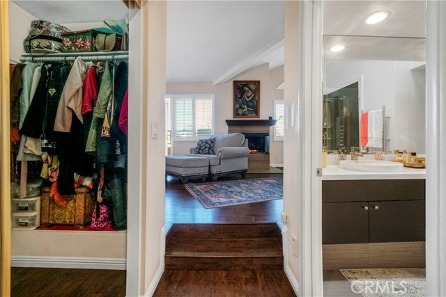 18730 Hatteras Street, Tarzana CA: https://media.crmls.org/medias/709a2d3f-830e-4667-9e7d-b9396de64fe4.jpg