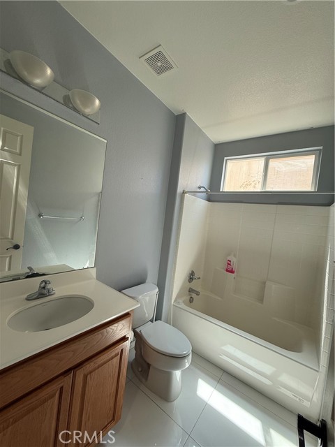 9143 Ocotillo Avenue, Hesperia CA: https://media.crmls.org/medias/709aa2c7-504b-4943-851c-e1c2e1e5b8cf.jpg