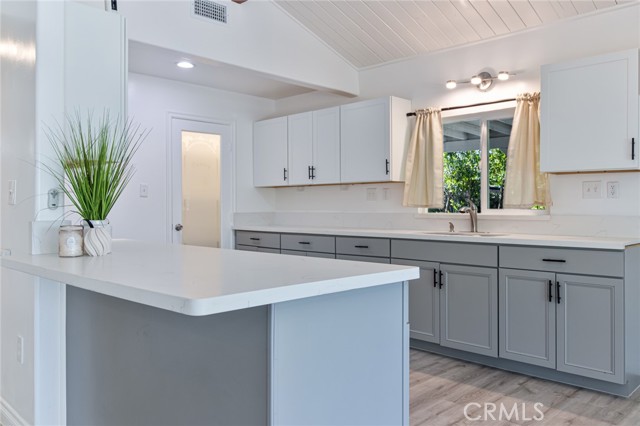 17300 Grand Avenue, Lake Elsinore CA: https://media.crmls.org/medias/709ab99b-37d1-4b04-affb-8e0246e10bde.jpg