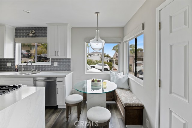 284 Chiquita Street, Laguna Beach CA: https://media.crmls.org/medias/709ae8cb-db27-4be7-b709-295414c349c4.jpg