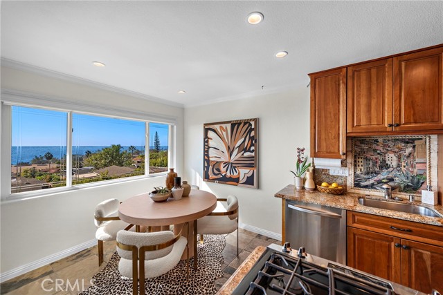 Detail Gallery Image 8 of 40 For 21692 Ocean Vista Dr #C,  Laguna Beach,  CA 92651 - 2 Beds | 1 Baths