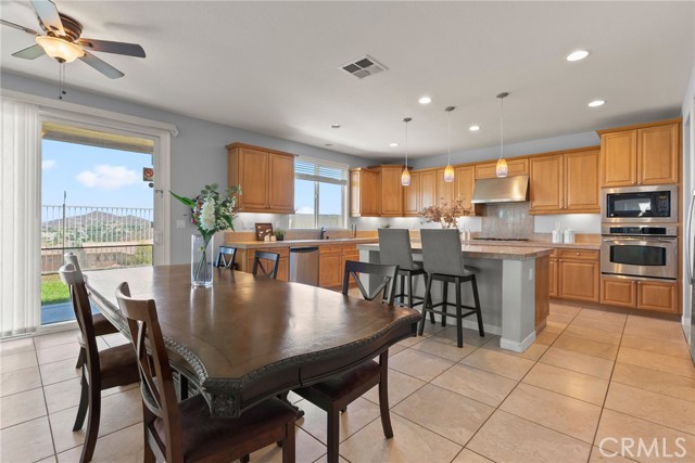 21 Plaza Modena, Lake Elsinore CA: https://media.crmls.org/medias/709c5550-3d33-4306-b918-77c739a9bf92.jpg