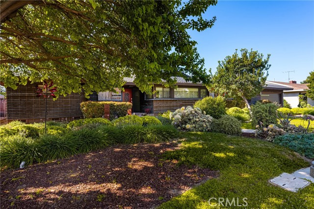 1006 W Pioneer Drive, Anaheim CA: https://media.crmls.org/medias/709c8fc0-e97e-4c5d-a4e4-7ea685377203.jpg