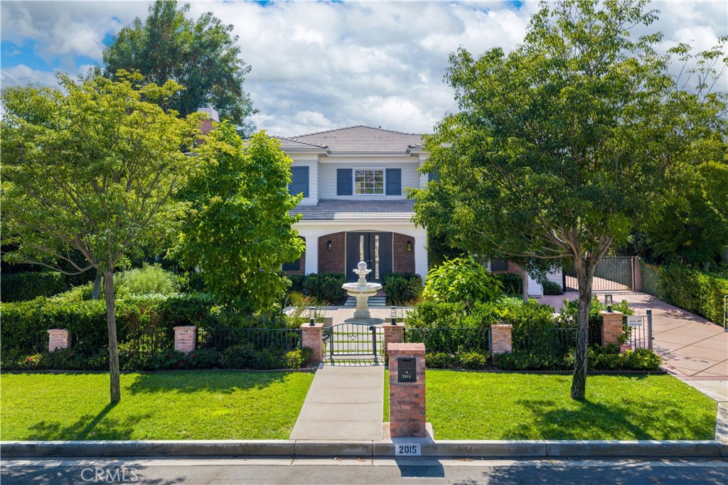 2015 Bella Vista Avenue