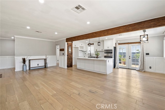 3834 Hillside Avenue, Norco CA: https://media.crmls.org/medias/709ce324-9f75-4661-b448-ecddc1bbd0b0.jpg
